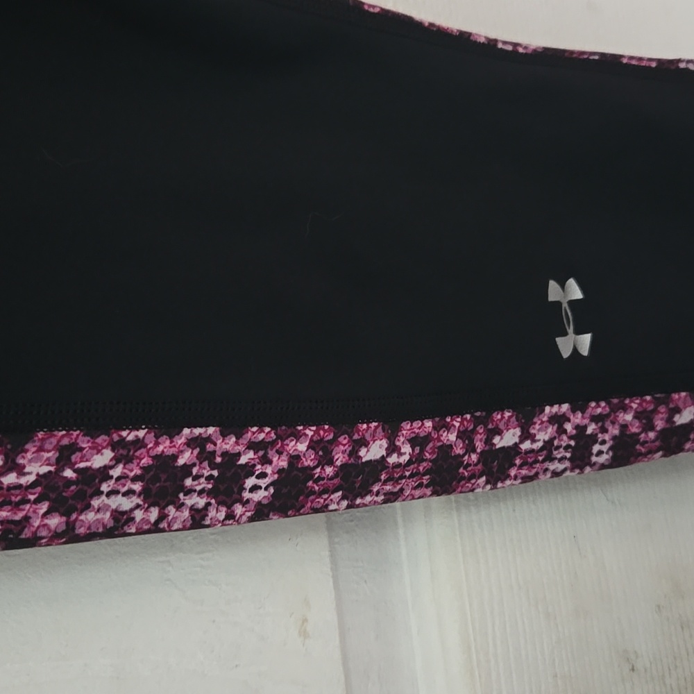 Under Armour Compression Black Capri Leggings with Pink Snake Pattern - Picture 2 of 2